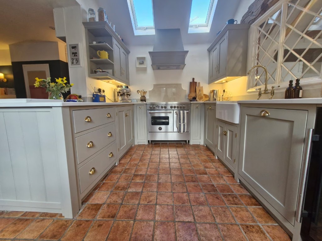 Handmade bespoke kitchen by Pymm Kitchens — photo 13